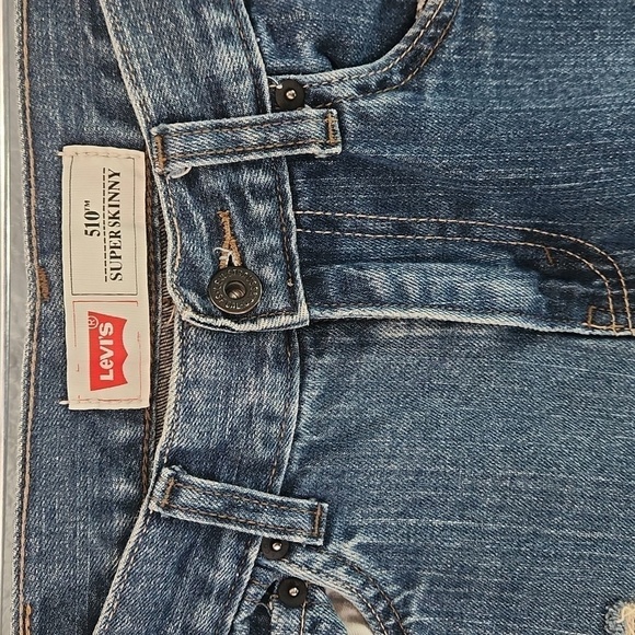 Levi's 510 Distressed Cropped Jean's - Picture 3 of 4
